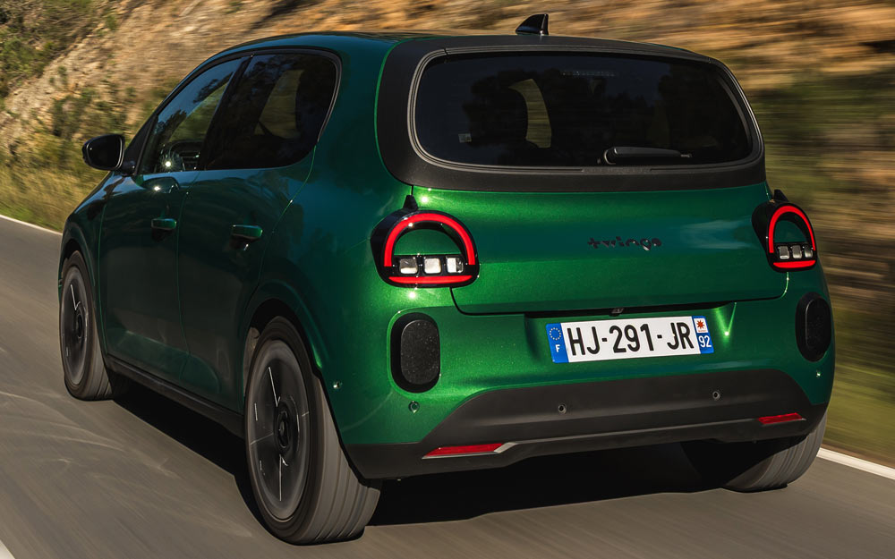 Tre Quarti Posteriore della Renault Twingo E-Tech electric 2026 Color Vert Absolu